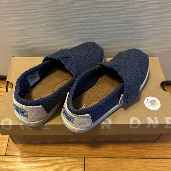 2/$25 TOMS Shoes - Picture 1 of 4